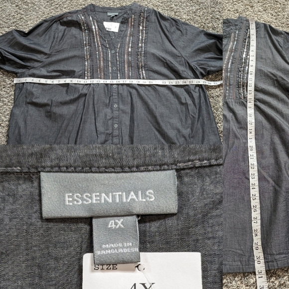 ✨3/$15  NWT Essentials grey sequin accent button down long sleeve top 4X - Picture 6 of 8